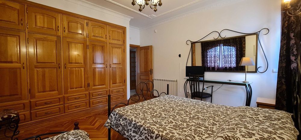 Quarto privado de Luxo (totalmente mobilado) num Complexo de Cinco Estrelas.(A/L)