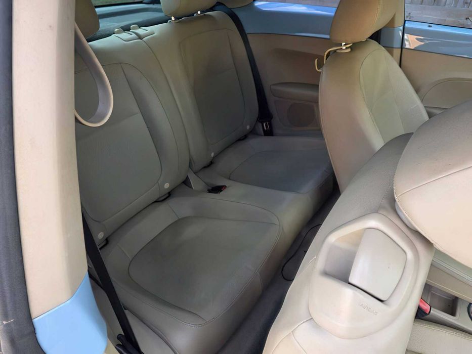 Volkswagen Beetle      2015