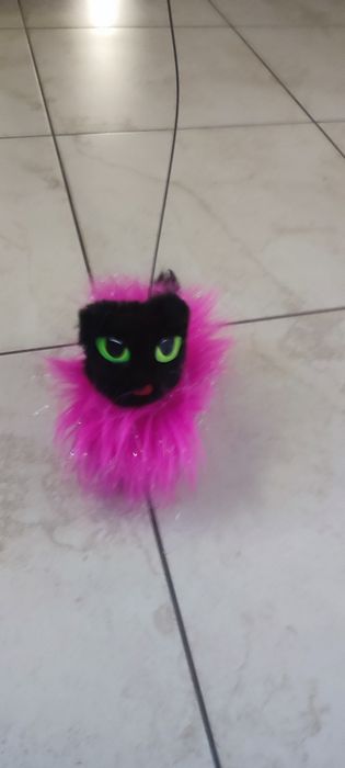 Maskotka kotek do prowadzenia