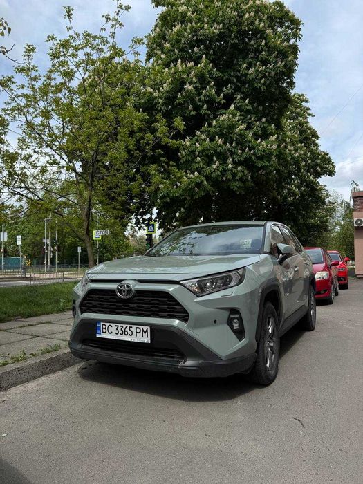 Довгострокова оренда автомобіля Львів. Прокат авто у Львові LeoCar