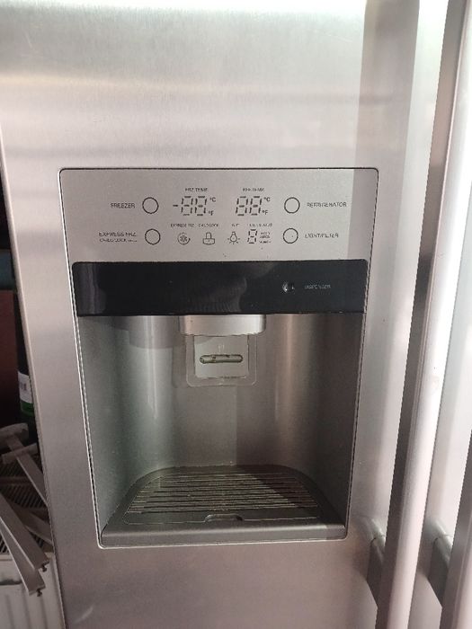 Холодильник LG GW-P227NAXV