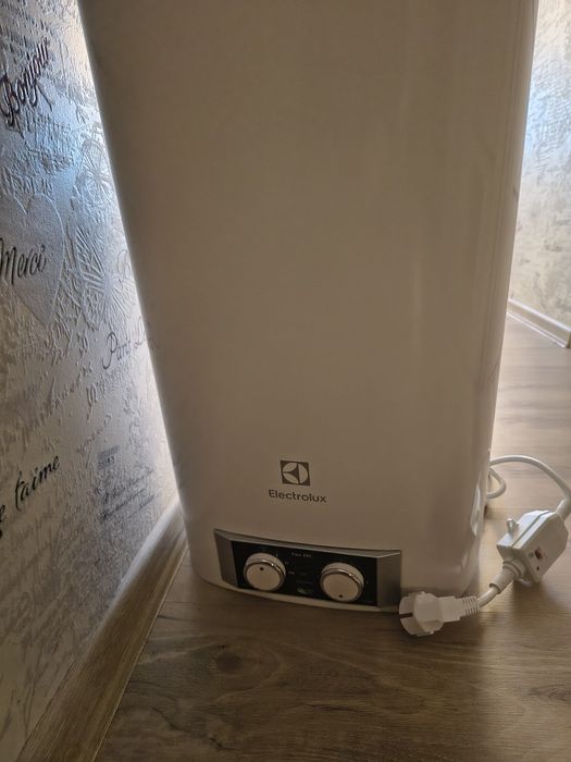 Бойлер Electrolux ewh 50