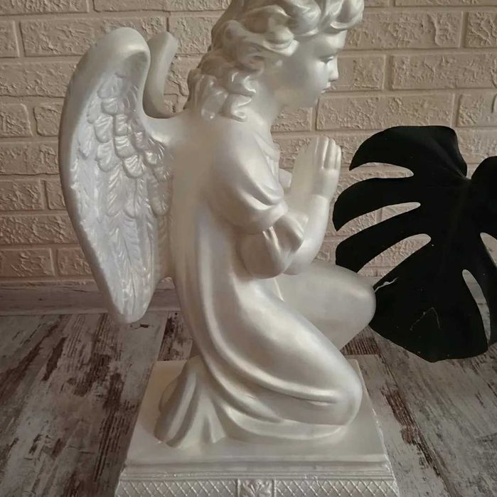 Ангел гіпсовий,великий