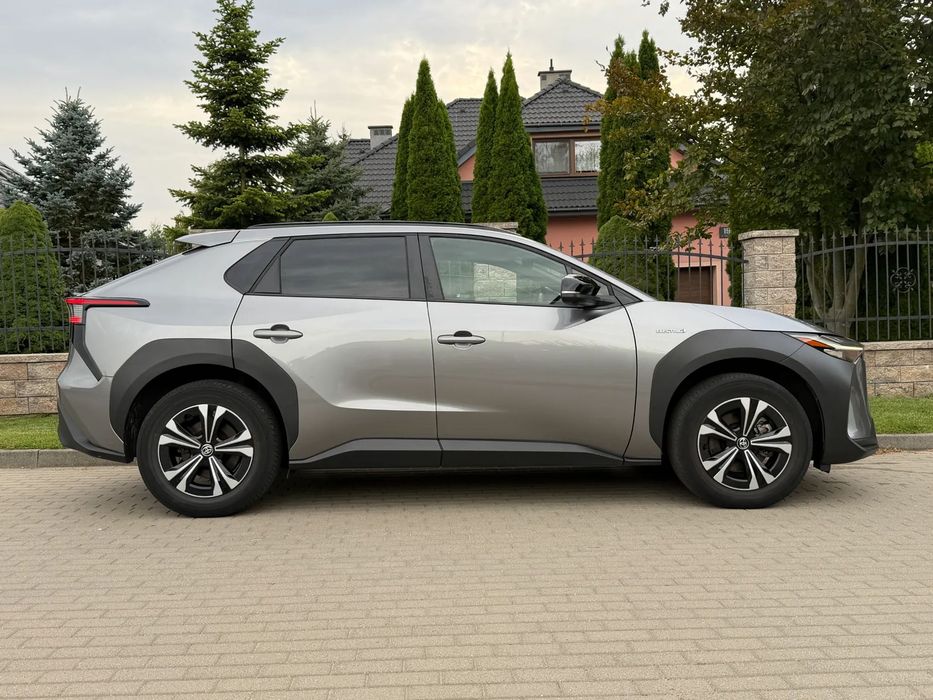 Toyota bZ4X 08.2024r. 71kw EUROPA  Navi kamera 360 brutto 23%