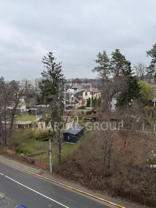 Продам 2 к.квартиру з початковим ремонтом 53 кв.м .  Бомбосховище +