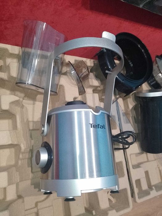 Соковыжималка TEFAL Большая ZE660D10