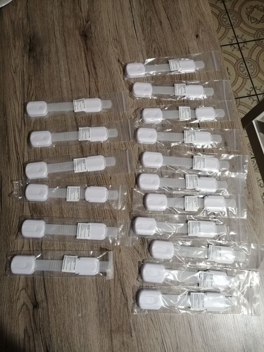 Zabezpieczenia szafki 17szt