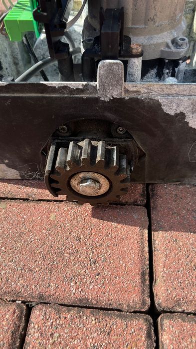 Napęd Faac 740 z elektroniką uszkodzony