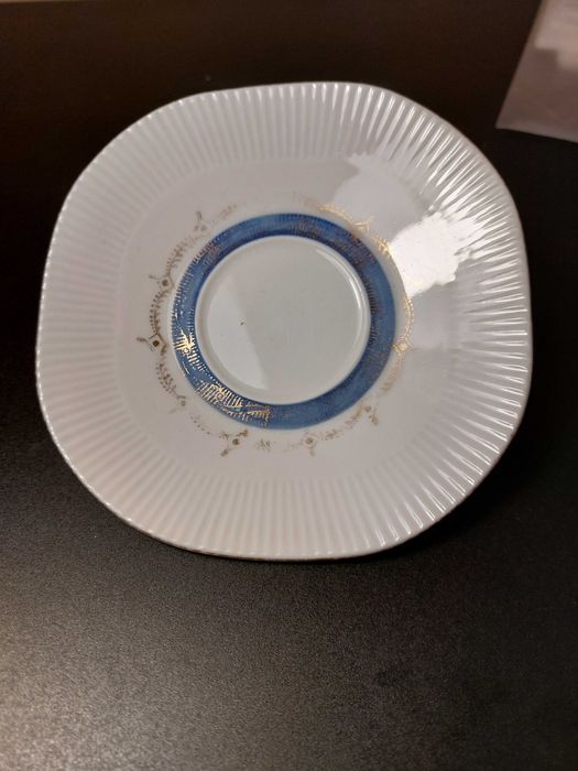 Klasyczny polski spodek porcelanowy z Ćmielowa- średnica 12,5cm