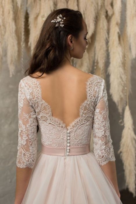 продам весільну сукню