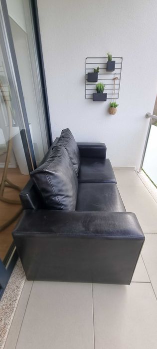 Sofá Cama Preto em Pele