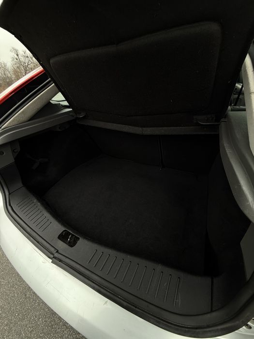 Продам власний автомобіль!Економний та надійний! Повністю обслужений!