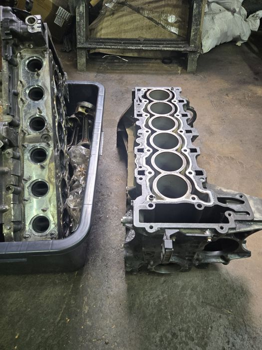 Блок цилиндров BMW N52B25 N52N 2.5 E60 E90 E87 E83
