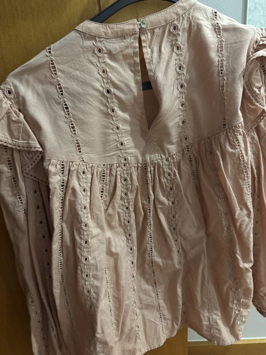 Blusa rosa de folhos