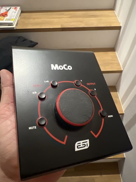 MoCo ESI kontroler odsłuchowy