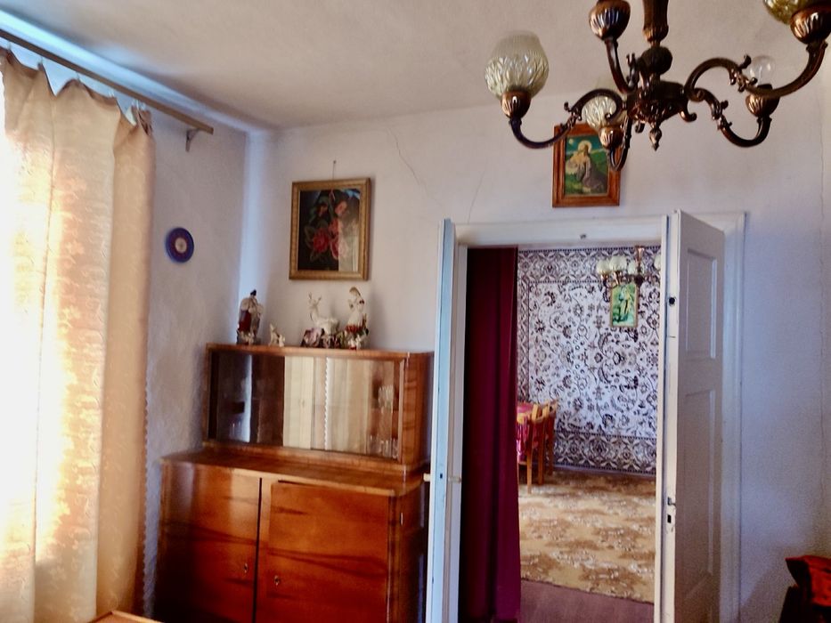 Продається частина будинку в самому центрі міста. Чортків