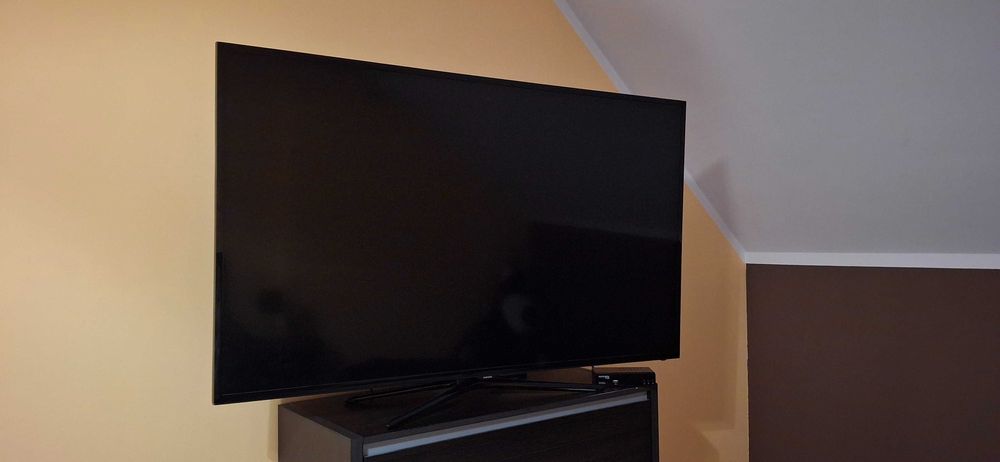 SAMSUNG 58" Smart Tv