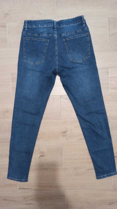 Męskie jeans nowe