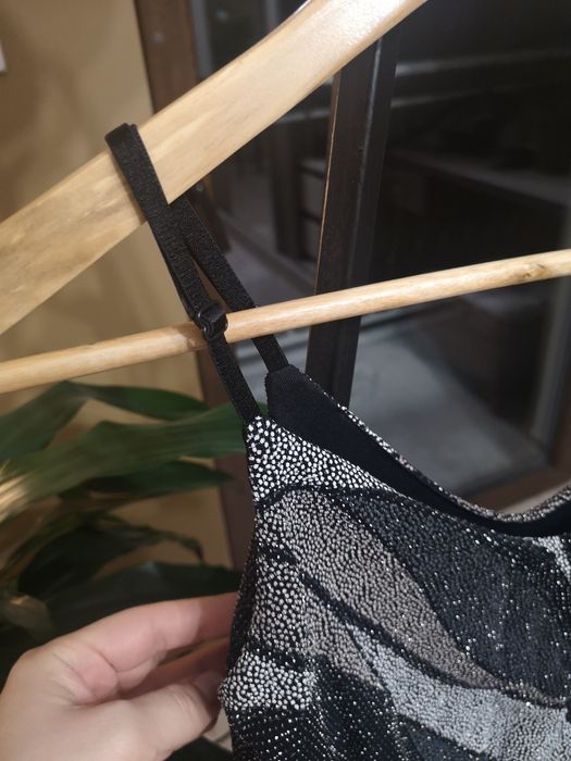 Sukienka imprezowa koktajlowa cekiny błyszcząca