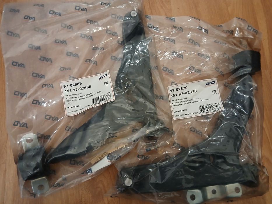 Triângulos Mitsubishi novos