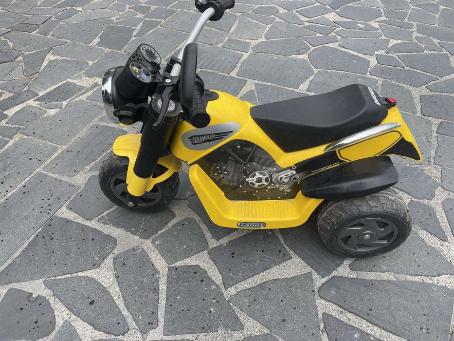Peg perego Ducati дитячий мотоцикл