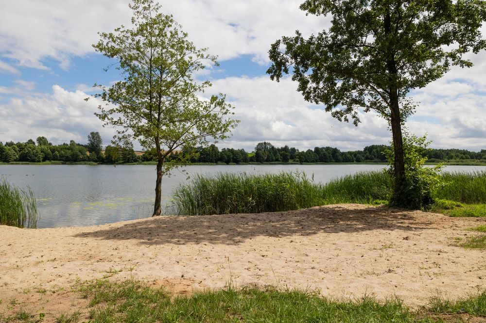 Działka nad jeziorem