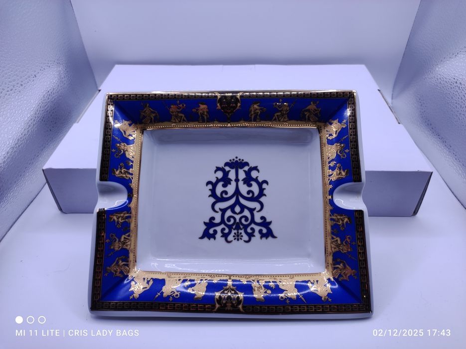 Cinzeiro de porcelana designer Romano T Limoges lindíssimo