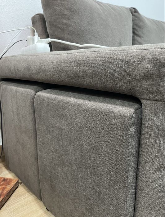 Sofá castanho com chaise removivel