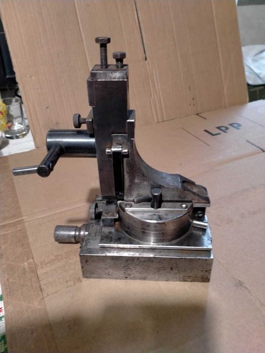 Приспособление для правки абразивных кругов шлифовальных станков  СССР