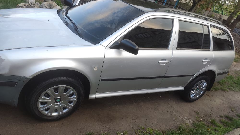 Шкода Тур 1.6 бензин