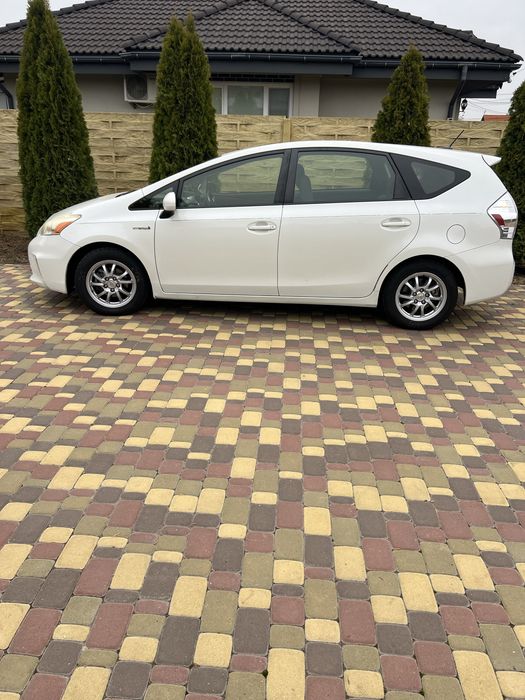 Аренда авто/такси TOYOTA PRIUS V ЗАХ В КОМФОРТ ГАЗ 6 л.расход