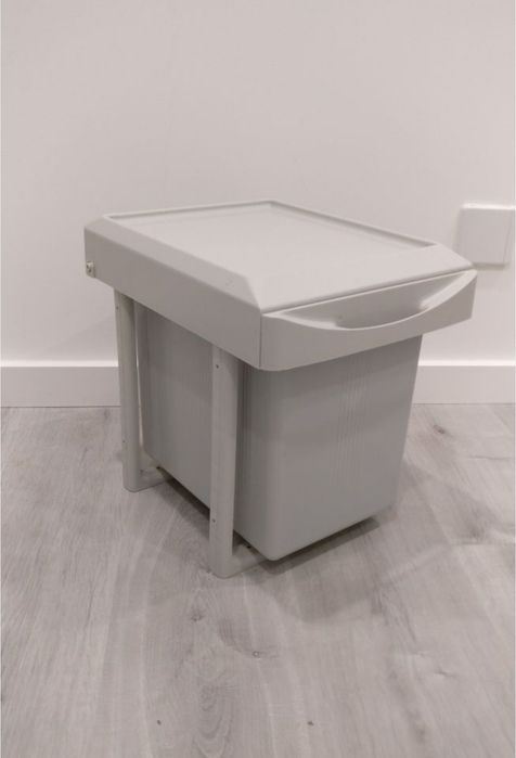 Caixote do Lixo Extraível para Armário de Cozinha 16L – Novo