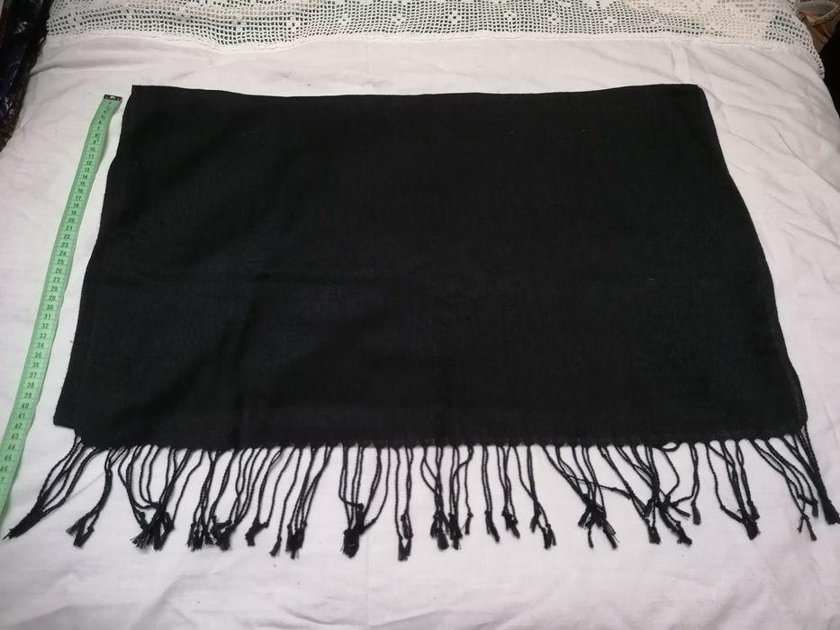 Lenços antigos de cabeça e ombros.