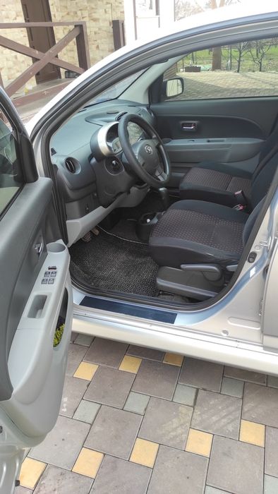 Toyota boon. Daihatsy sirion