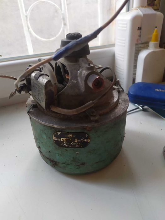 Моторчик від пилесосу Ракета СССР.