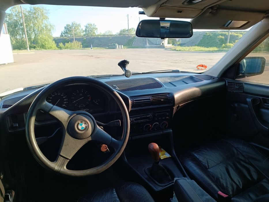 Продам БМВ 525 е34