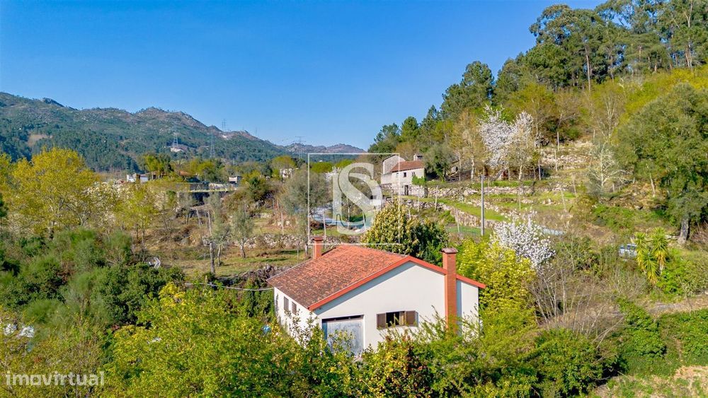 Detached T1 House for Sale in Vilar de Ferreiros, Mondim de Basto