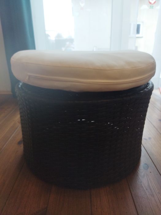 Stolik/pufa brązowa rattanowa