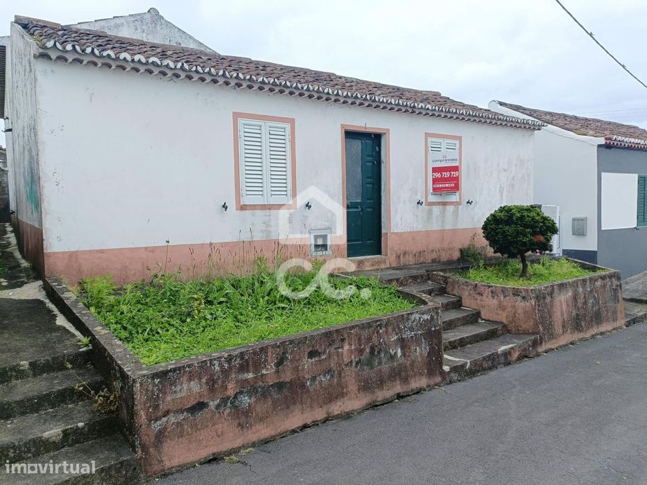Moradia com 3 Quartos - Algarvia - Nordeste