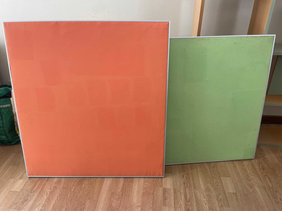 2 Quadros de feltro com moldura metálica