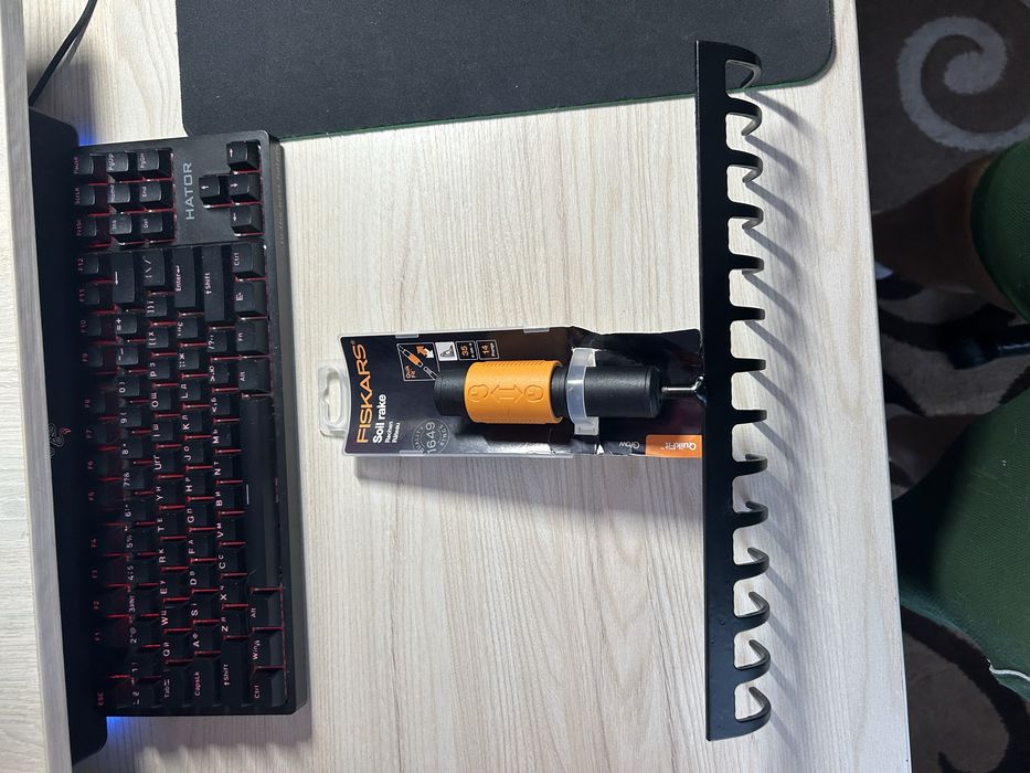 Граблі fiskars нові