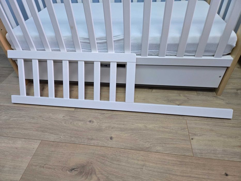 Łóżeczko dziecięce z materacem