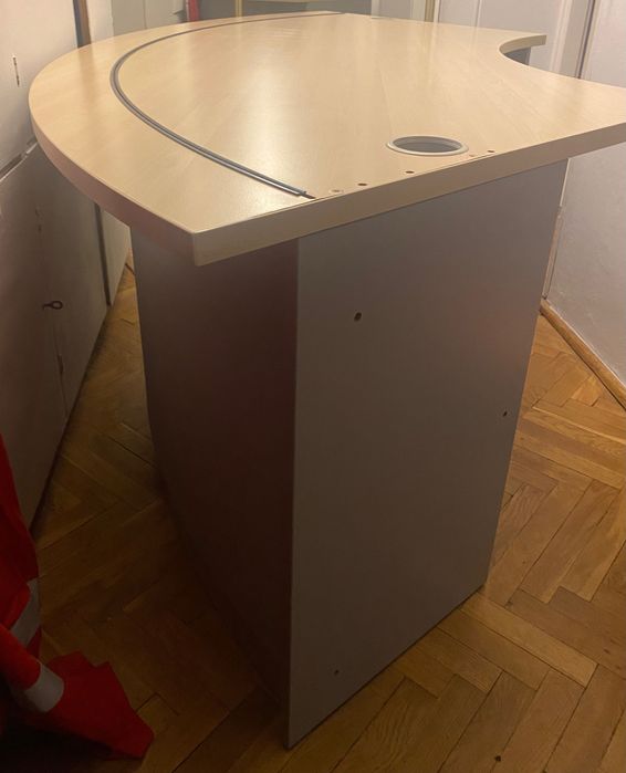 Okazja wielkie Biurko, Recepcja zaokrąglona