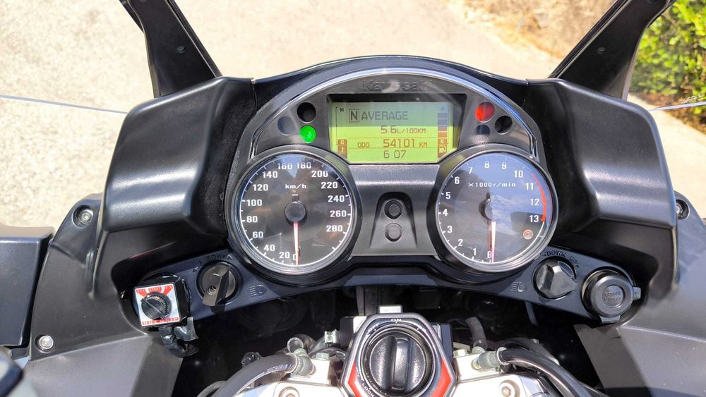 Kawasaki GTR1400, impecável