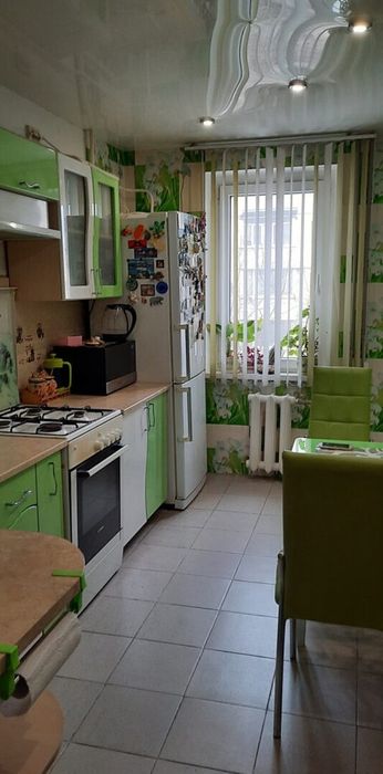 2 кім. Район 12 школа. Ціна доби. Погодинно, подобово.