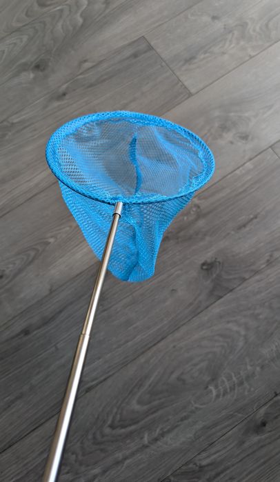 Синий телескопический сачок для игры на улице детям