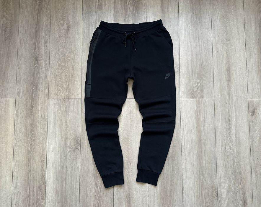 Чорні спортивні штани Nike Tech fleece (M)