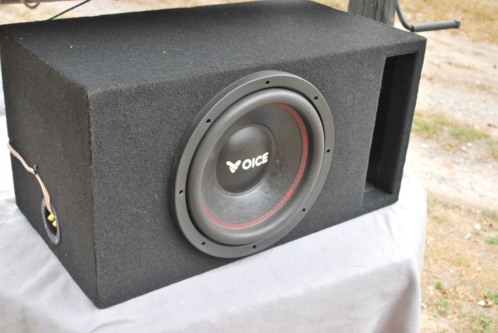 Продам сабвуфер в авто