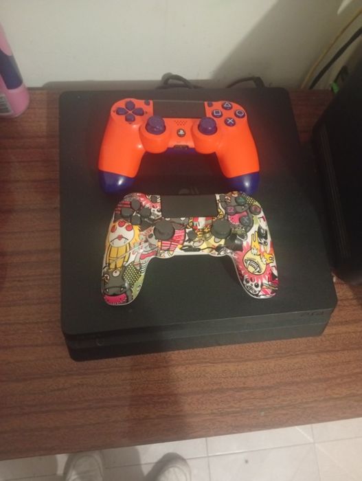 Playstation 4 slim