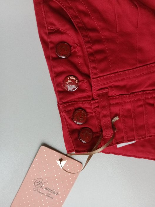 Piękne czerwone spodnie